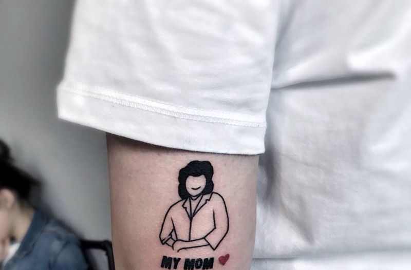 母亲纹身图片_成品手部清新人物纹身图案