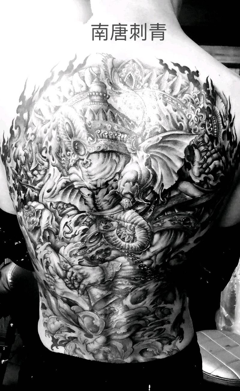 满背霸气象神纹身图片_背部新传统纹身图案