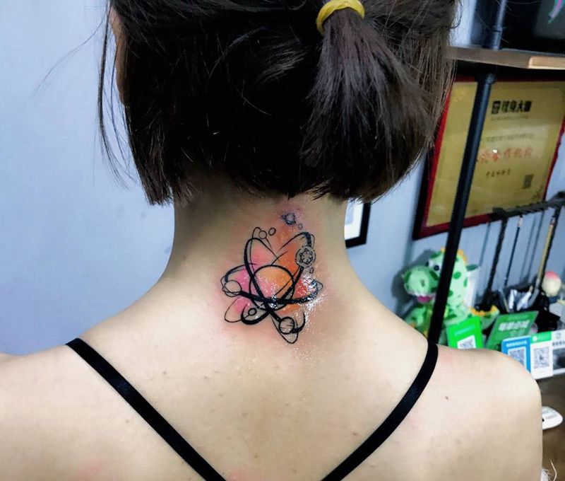 星球纹身图片_成品背部纹身图案