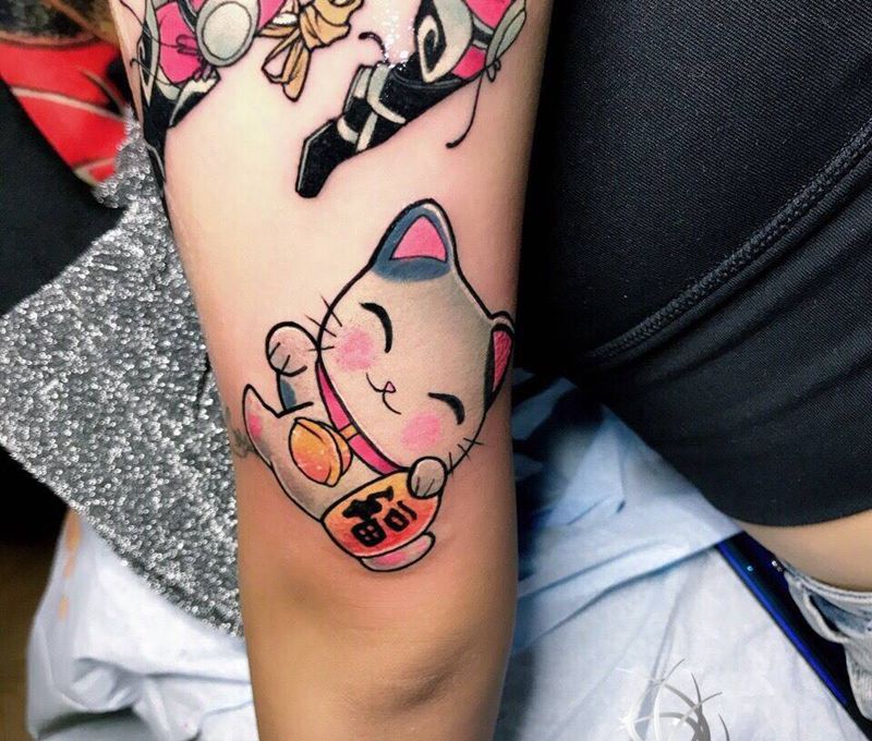 招财猫纹身图片_手部纹身图案