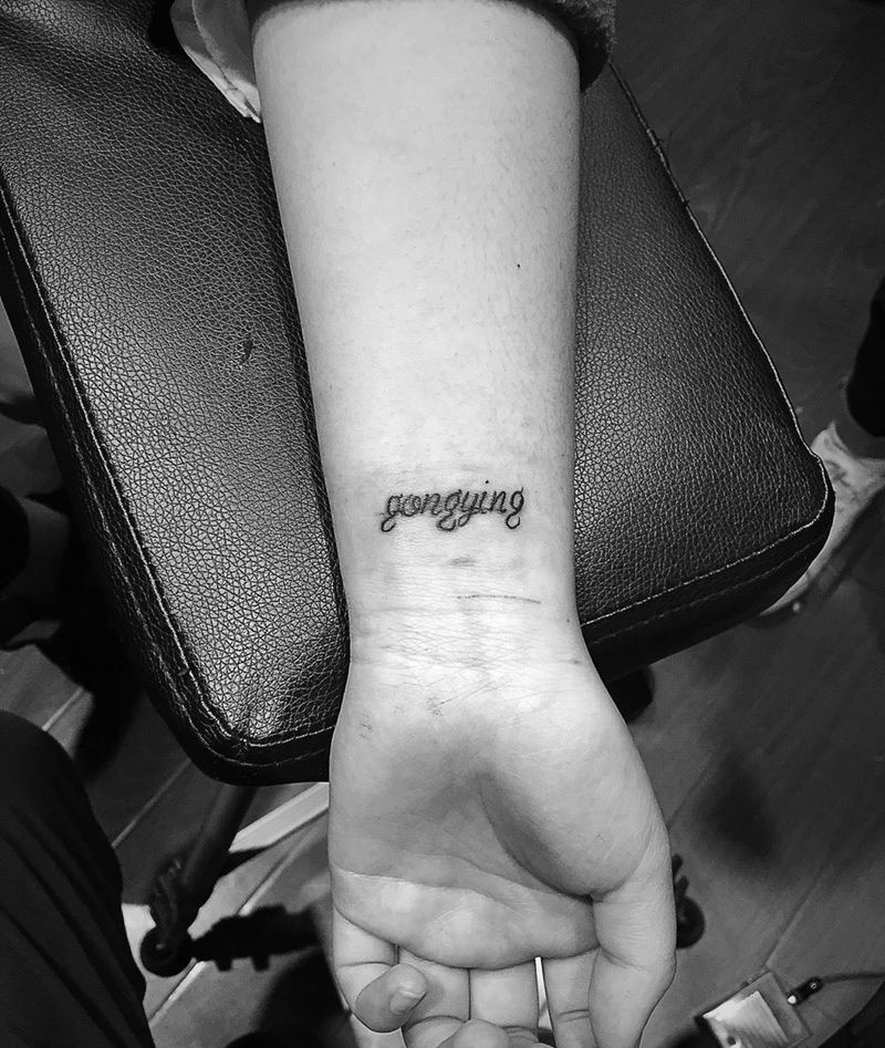 字母纹身图片_手部纹身图案