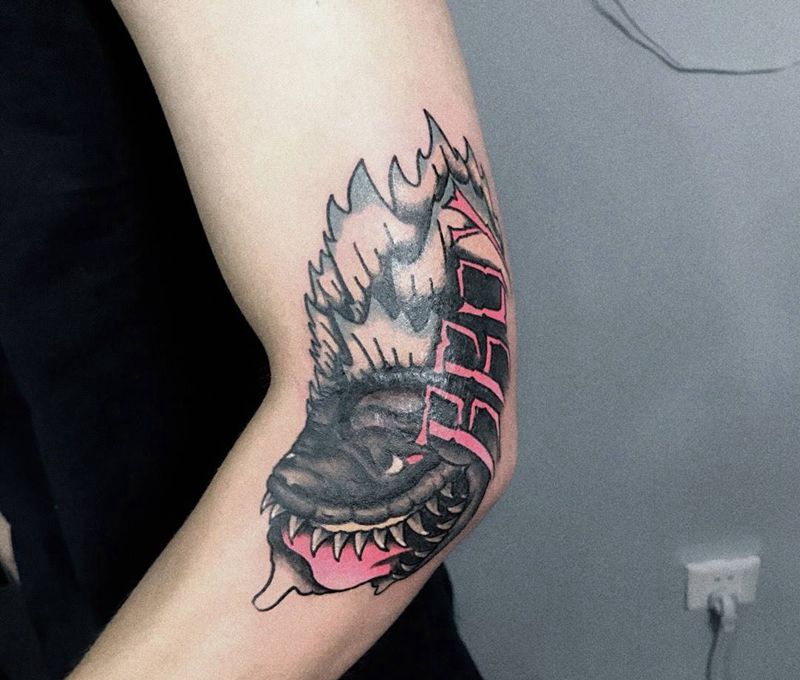 盖疤纹身图片_成品手部传统鬼神纹身图案