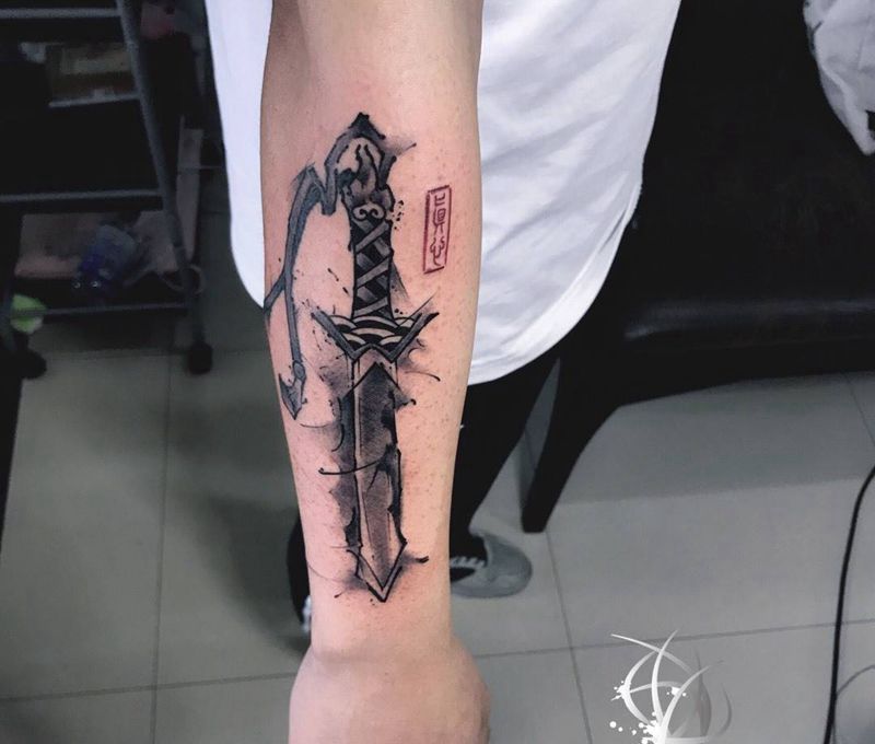 匕首纹身图片_成品手部纹身图案