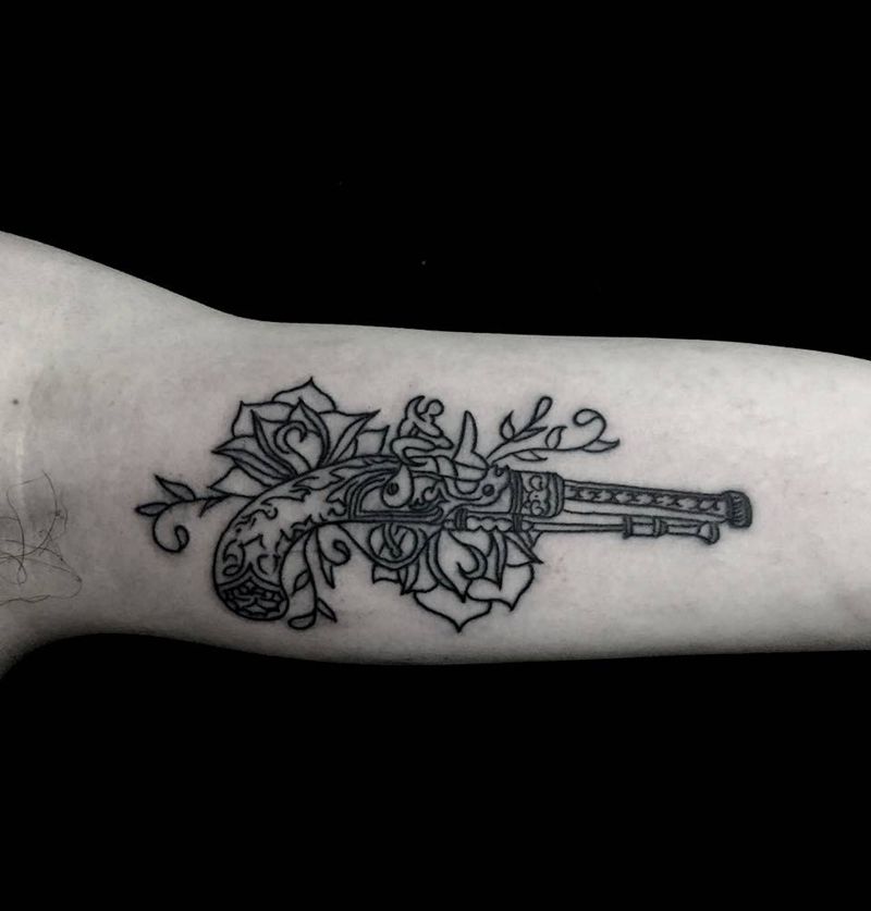枪花纹身图片_手臂成品欧美纹身图案
