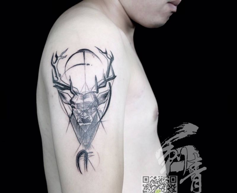 素描鹿头纹身图片_成品手稿手臂传统动物纹身图案