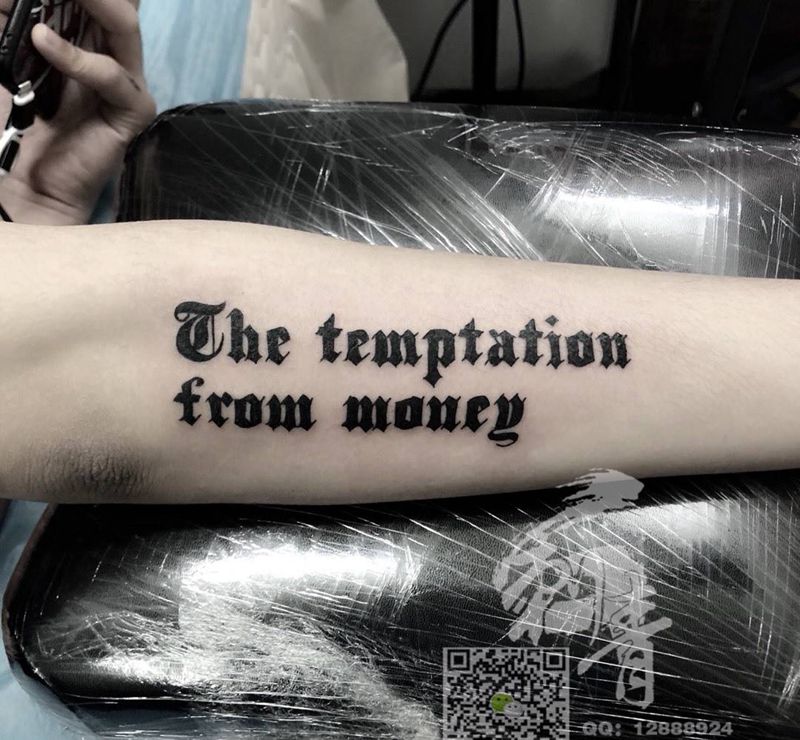 哥特体英文纹身图片