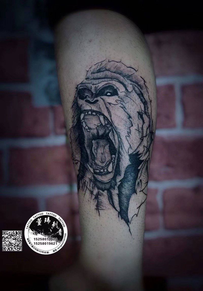 金刚纹身图片_脚部水墨纹身图案