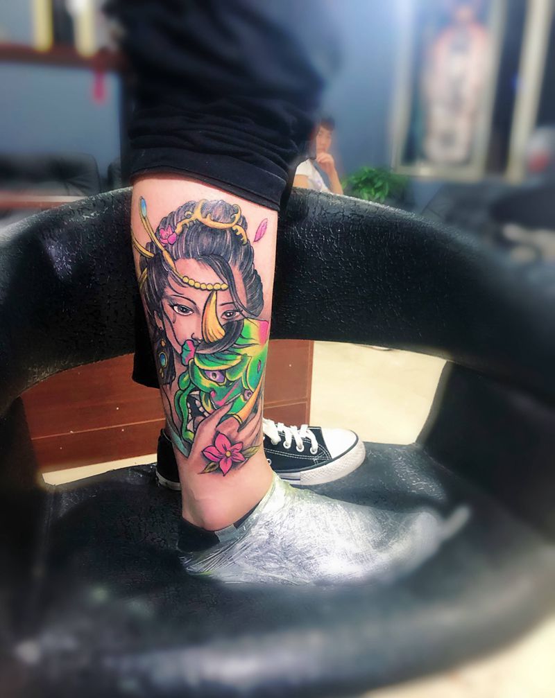 艺姬纹身图片_脚部纹身图案