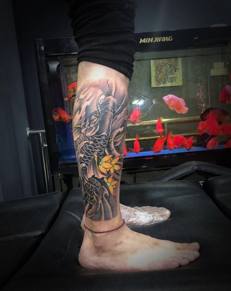 鲤鱼纹身图片_腿部纹身图案