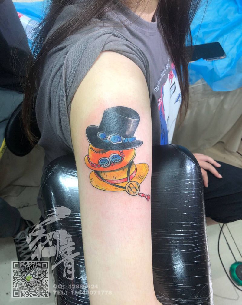 海贼王纹身图片_手臂水彩纹身图案