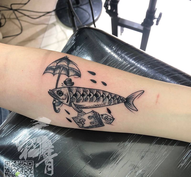 鱼纹身图片_点刺纹身图案