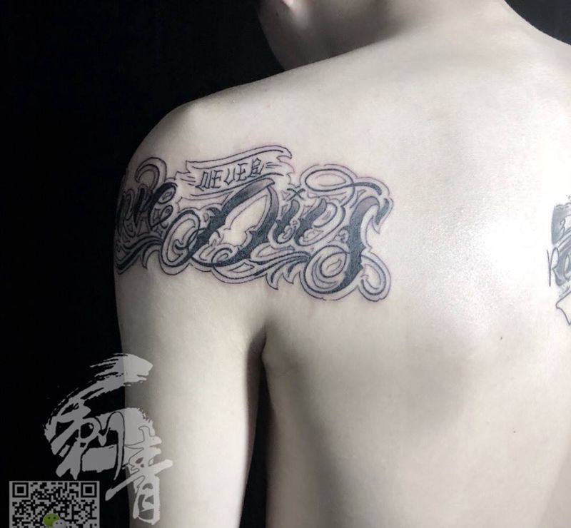 奇卡诺字体纹身图片_成品肩部手臂欧美清新字符纹身图案