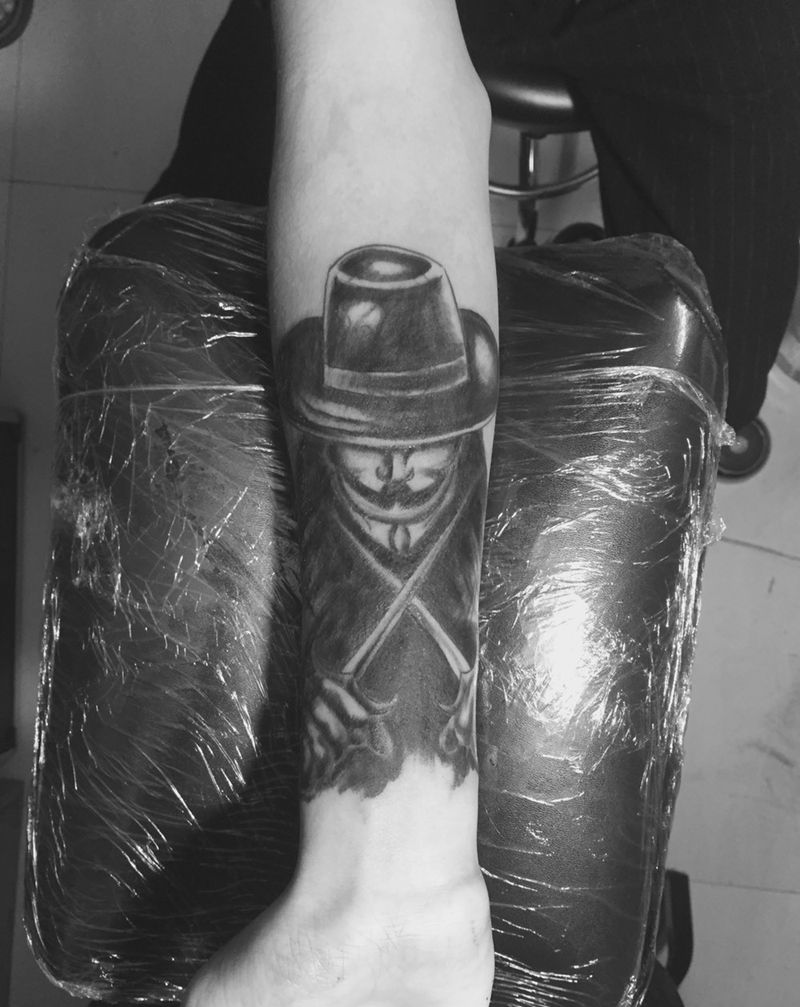 V字仇杀队纹身图片_欧美肖像成品人物遮盖纹身图案