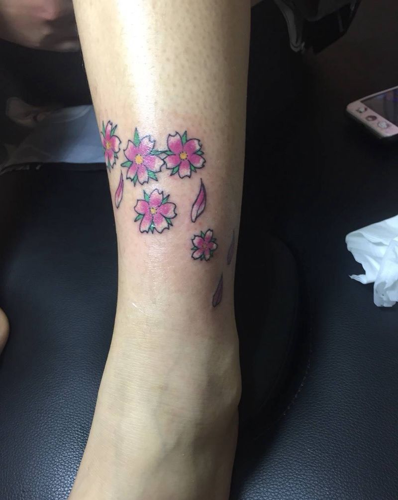 樱花盖疤纹身图片