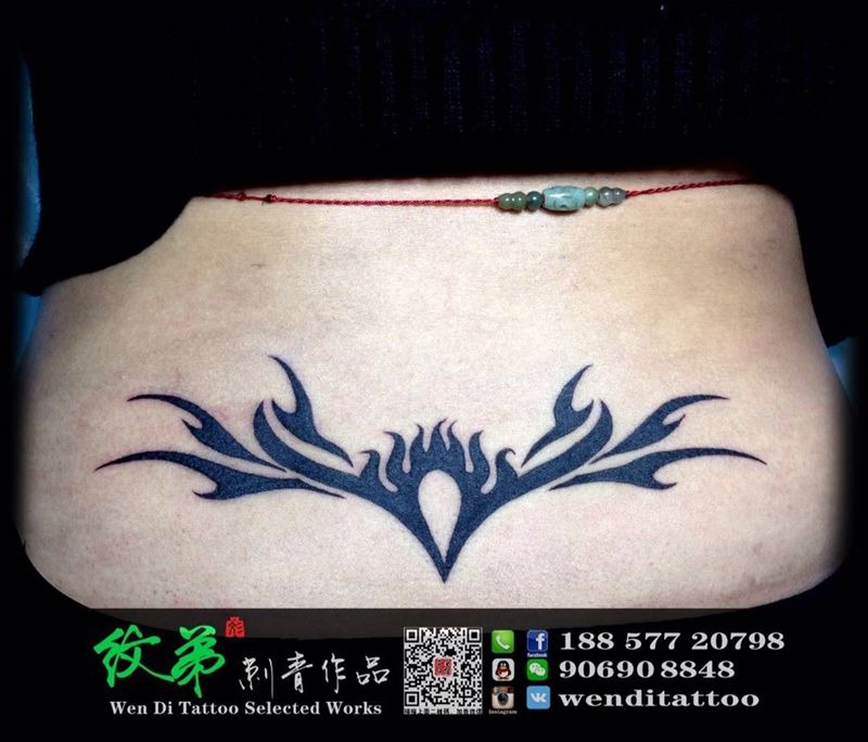 图腾腰花纹身图片_成品腰部传统图腾纹身图案