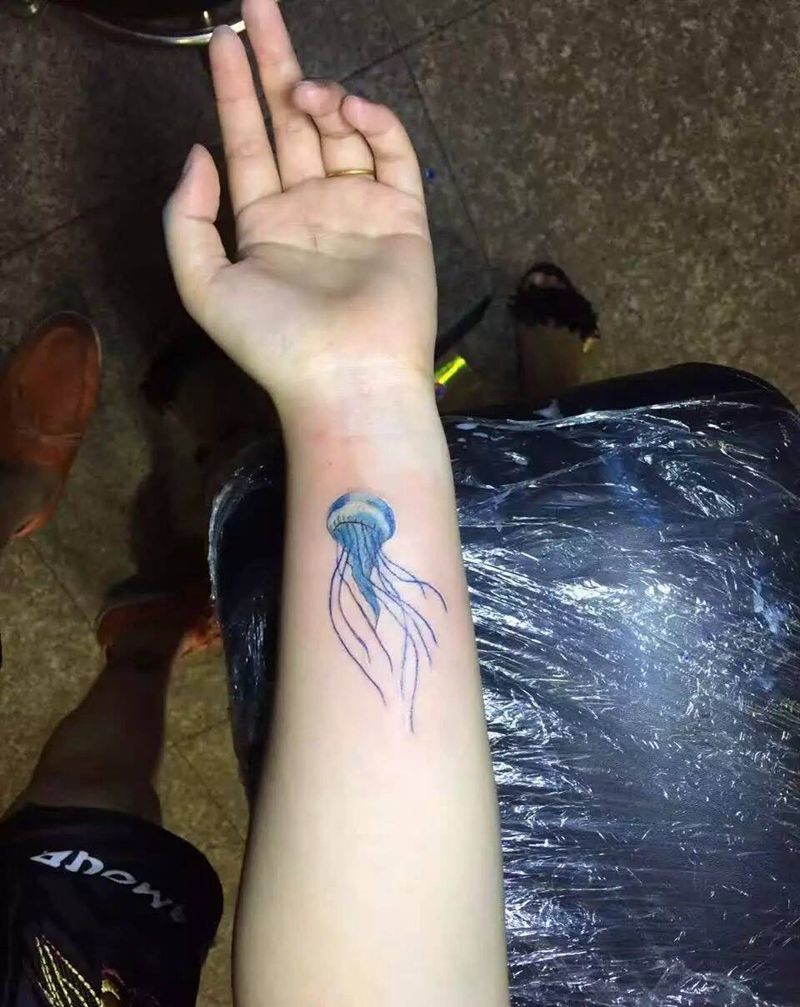 彩色水母纹身图片