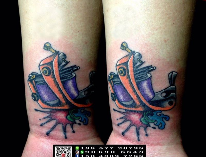 纹身机纹身图片_成品手部清新纹身图案