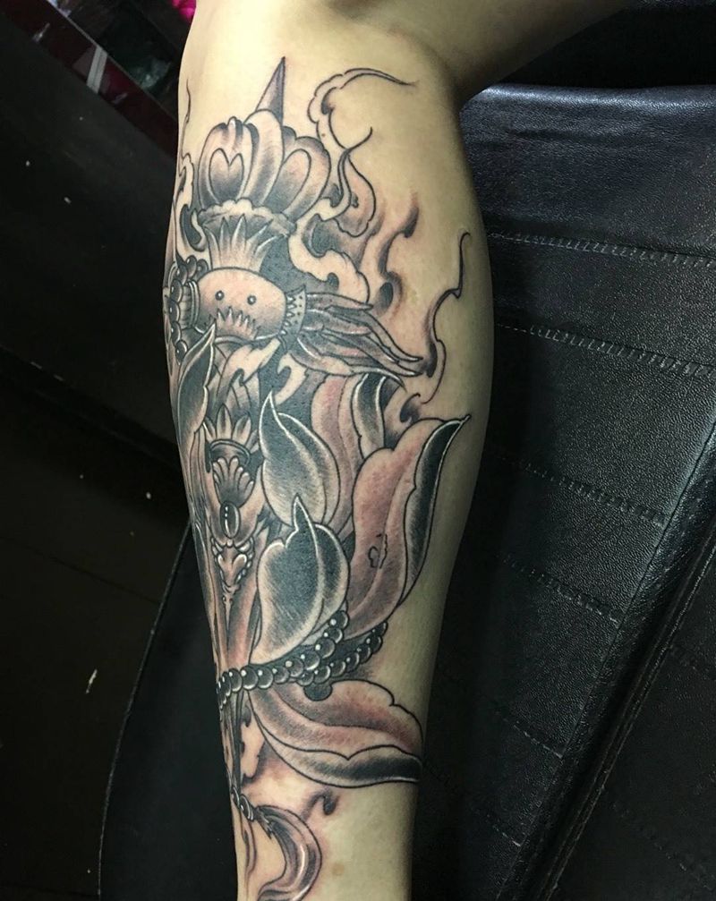 小腿纹身。纹身图片