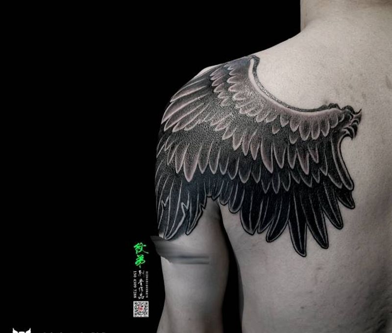 遮盖纹身图片_肩部手臂新传统纹身图案