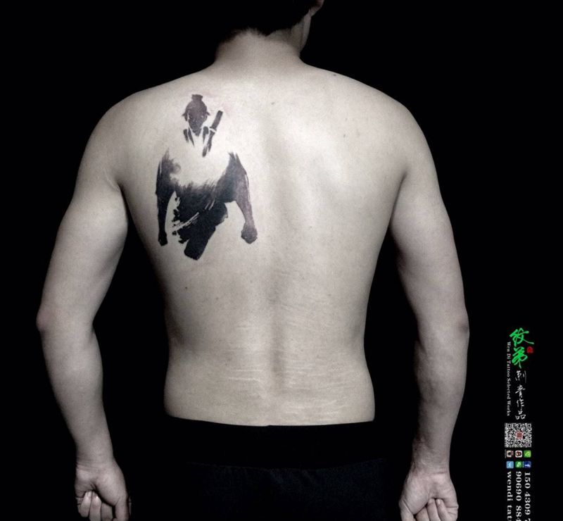 无题纹身图片_成品背部清新人物纹身图案