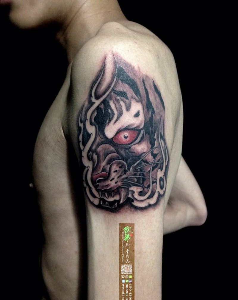 老虎纹身图片_成品肩部传统动物纹身图案