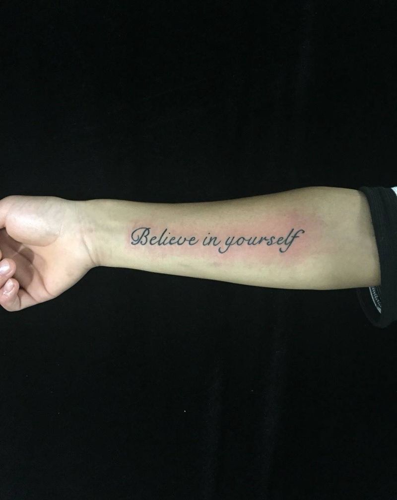 英文相信自己纹身图片