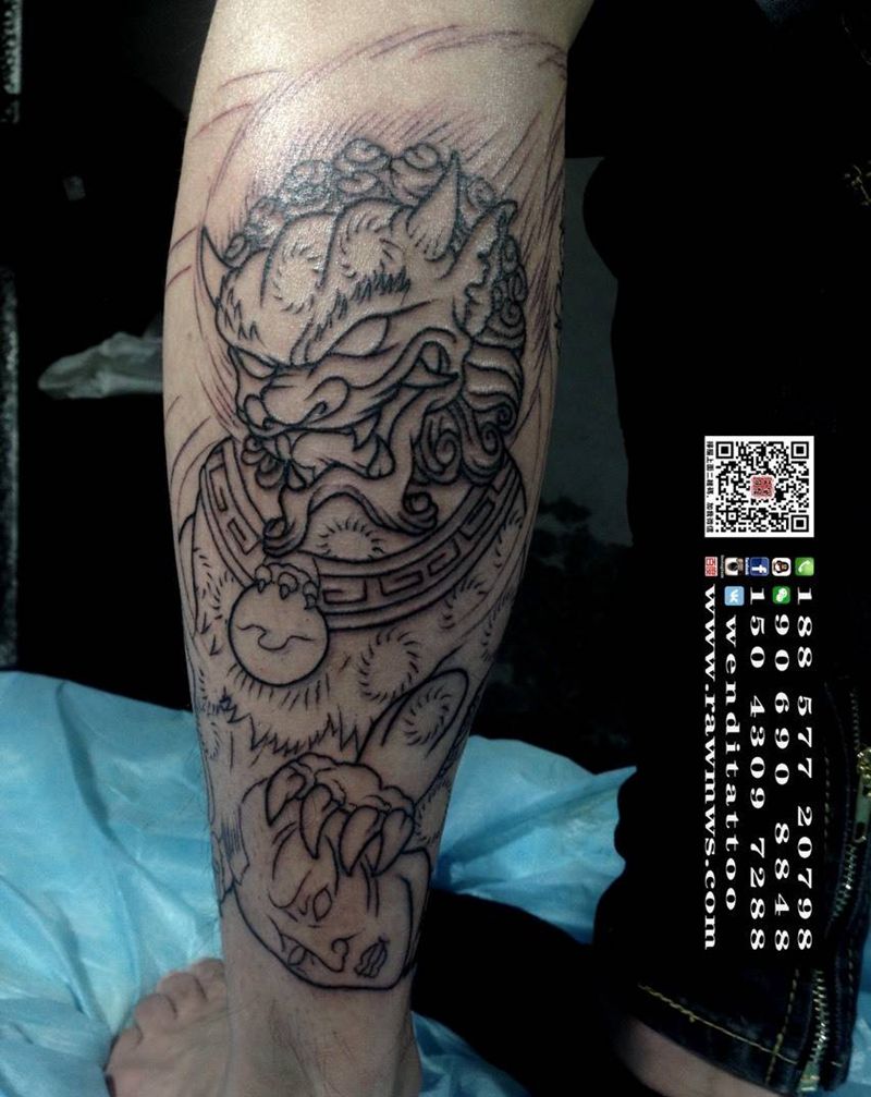 唐狮子割线纹身图片_腿部传统动物图腾纹身图案