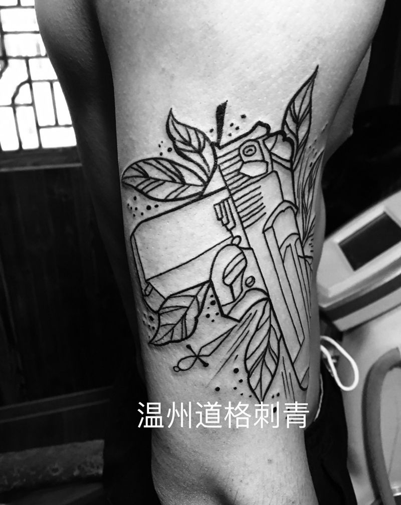 手枪纹身图片