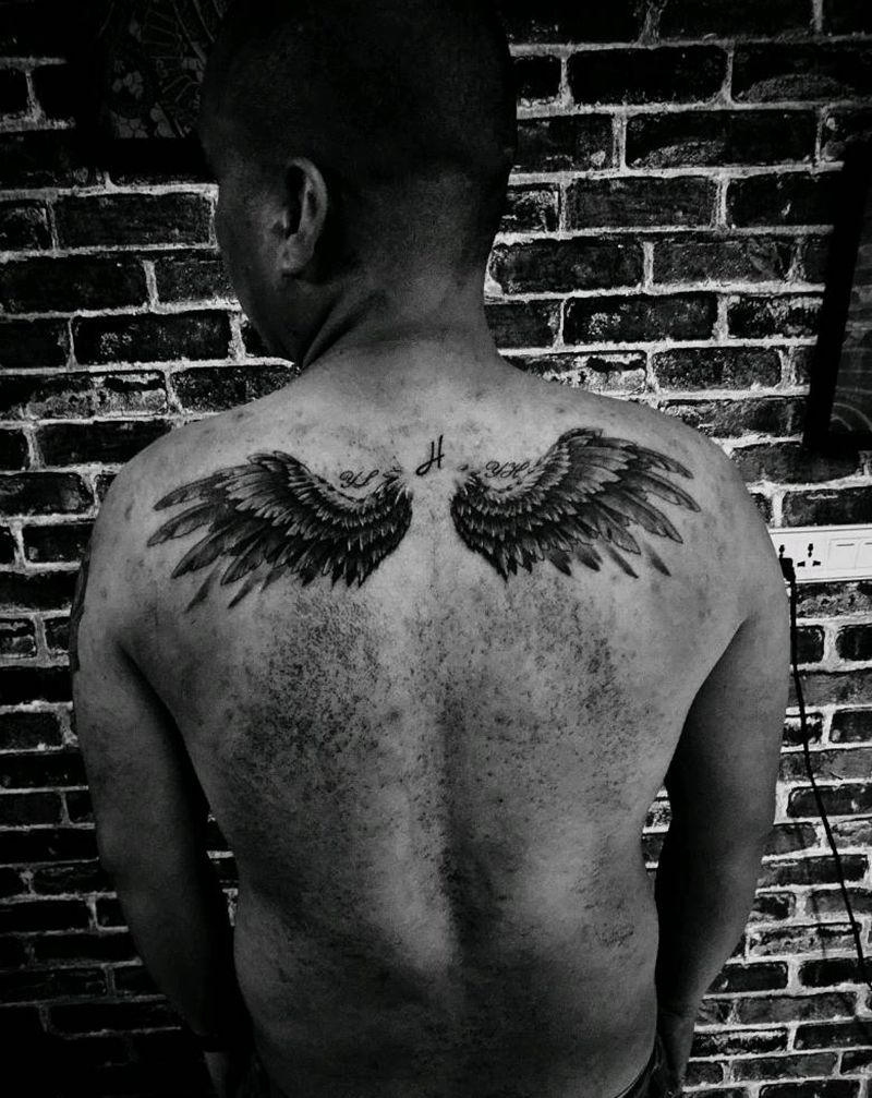 翅膀纹身图片