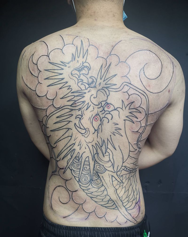 传统 大龙头纹身图片_背部老传统纹身图案