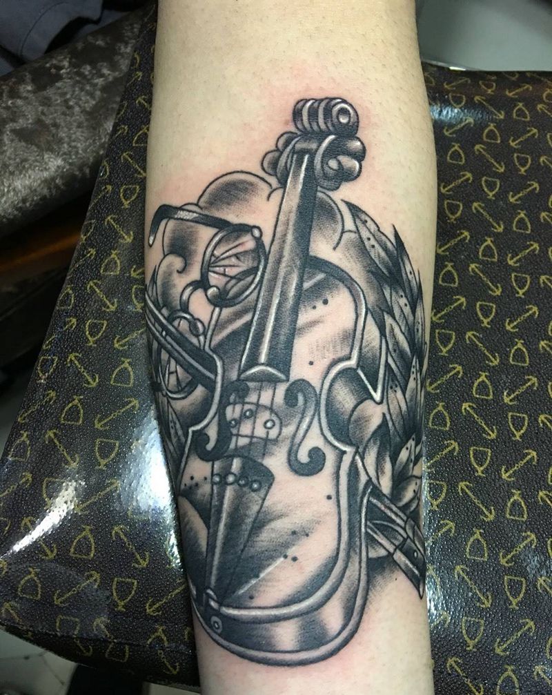 小提琴手。纹身图片