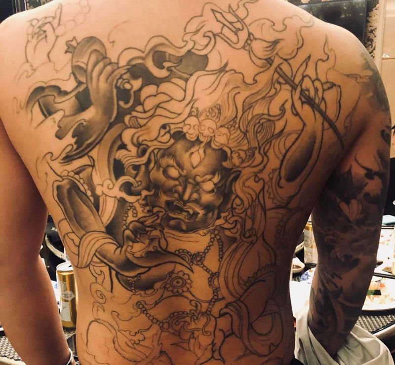 雷神纹身图片_背部新传统纹身图案