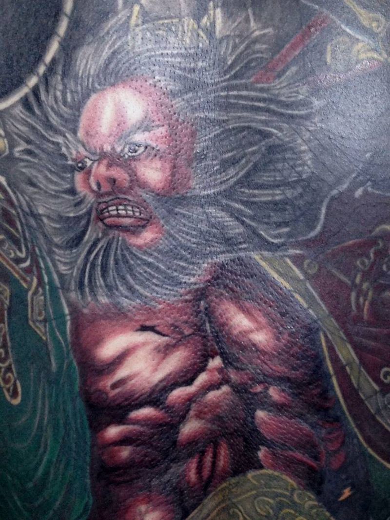 蜕变的过程！纹身图片_成品背部传统人物遮盖修改纹身图案