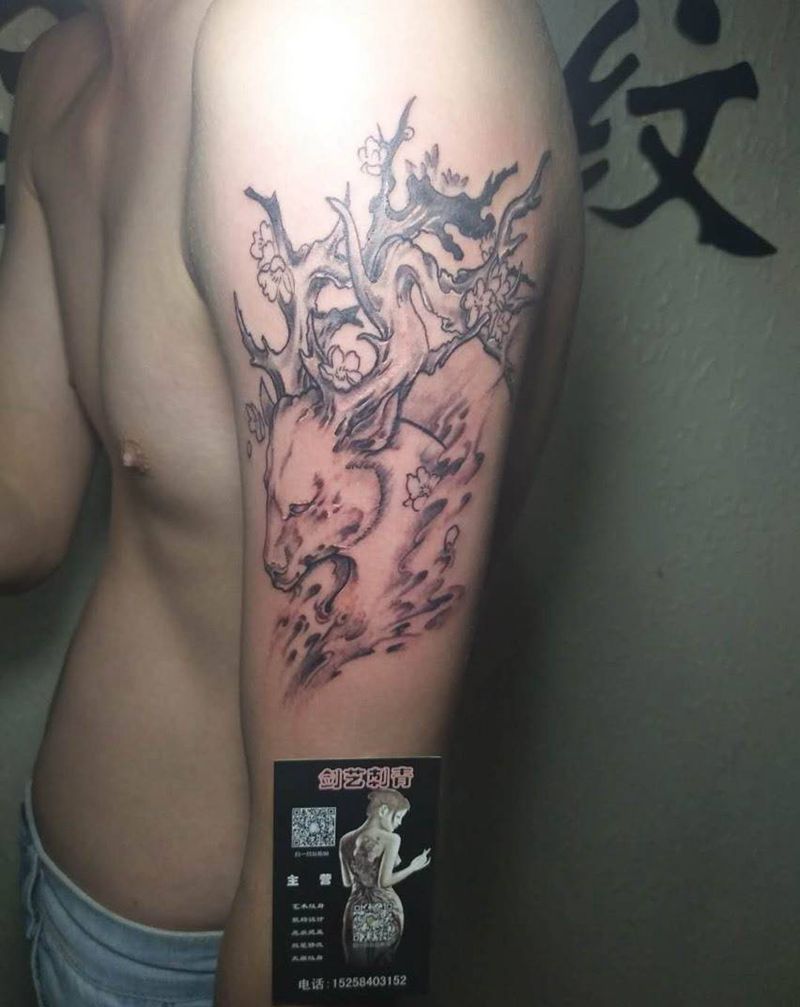 大臂鹿纹身纹身图片