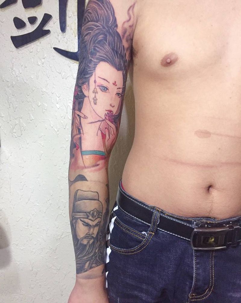 大臂旧图遮盖纹身图片