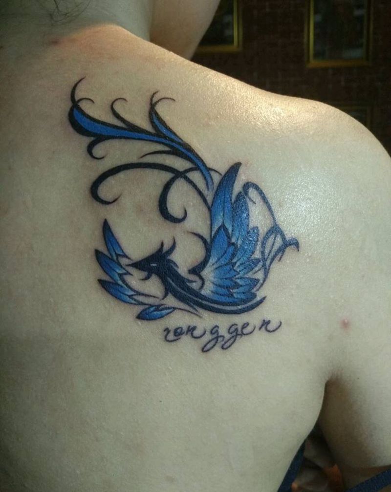 美女肩部凤凰纹身纹身图片