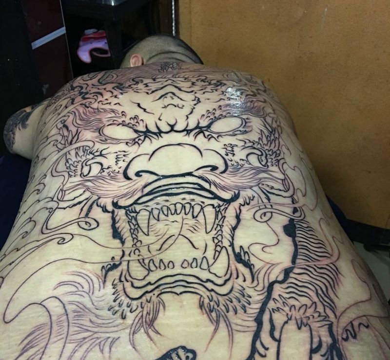 青龙头。还在继续纹身图片