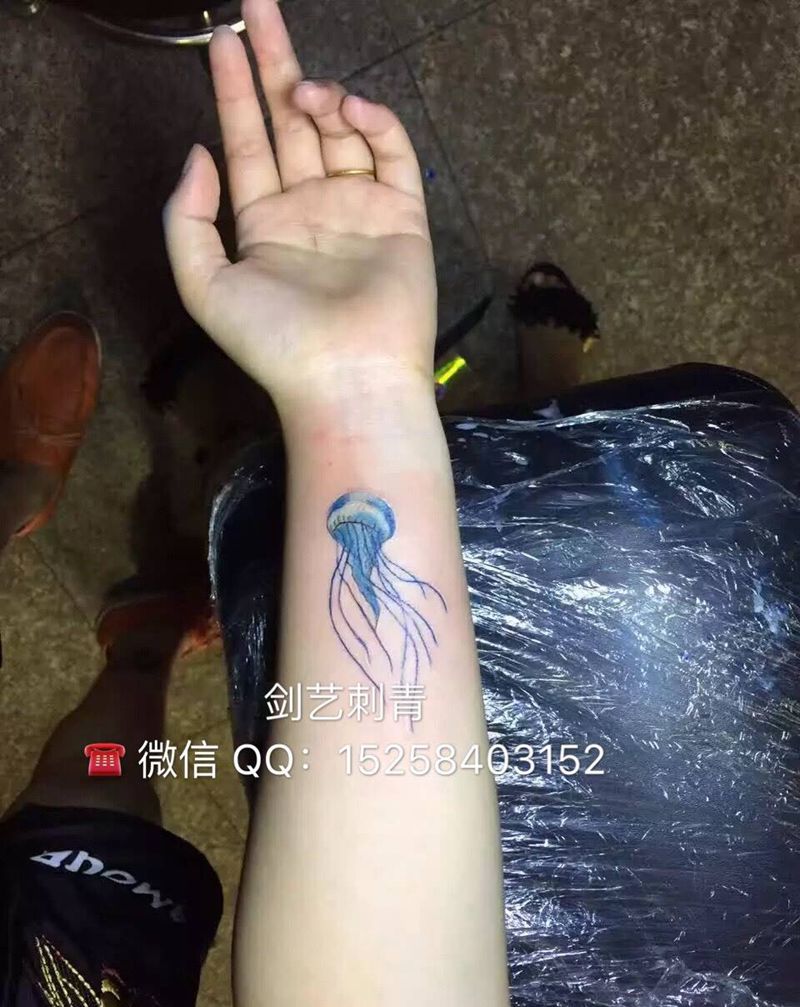 小水母纹身图片