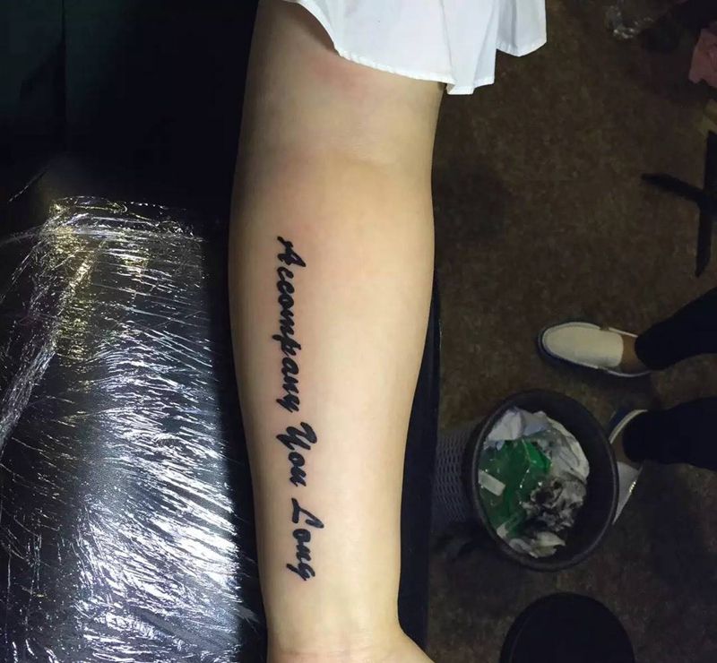 小字母纹身图片