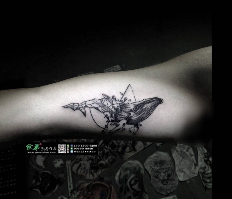 破茧纹身图片_成品手臂清新动物纹身图案