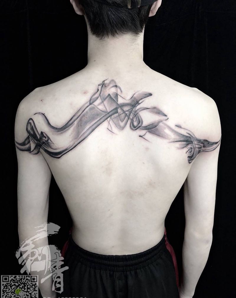 中国风纹身图片_背部肩部传统国画纹身图案