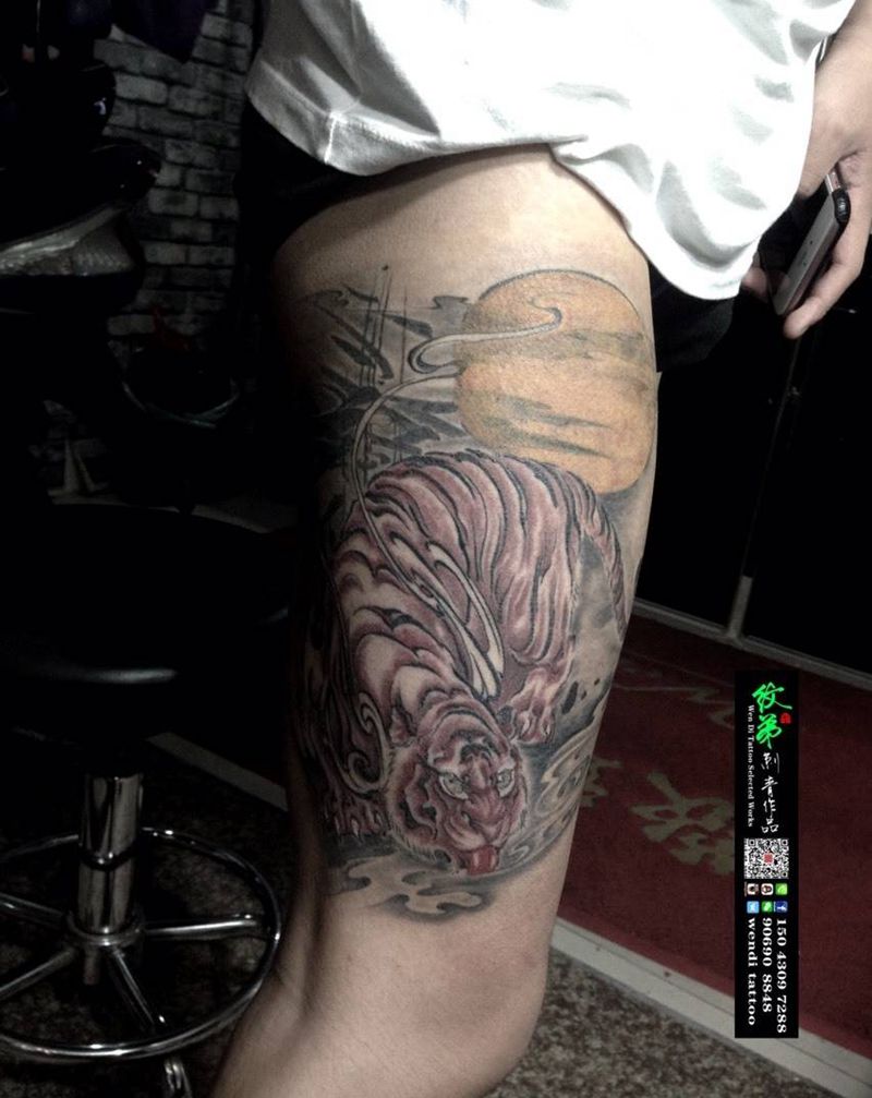 老虎纹身图片_成品腿部传统动物纹身图案