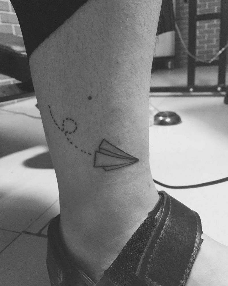 纸飞机纹身图片