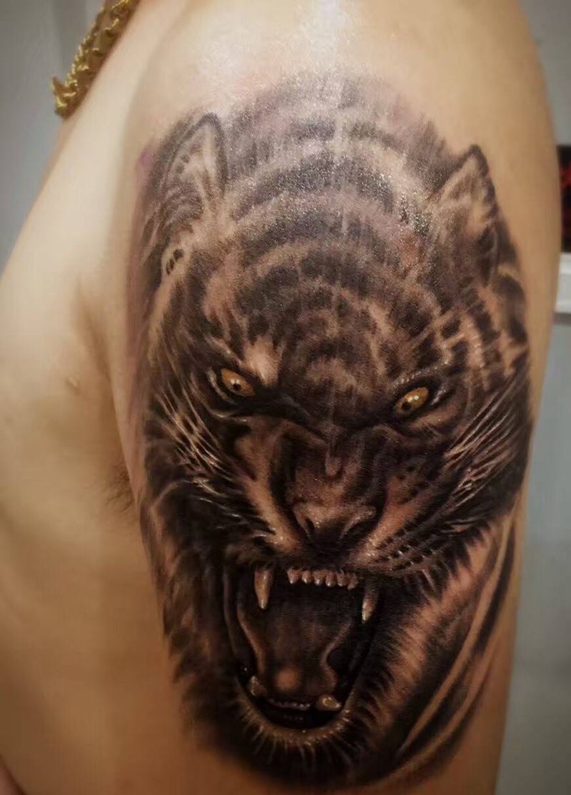 写实虎头纹身图片