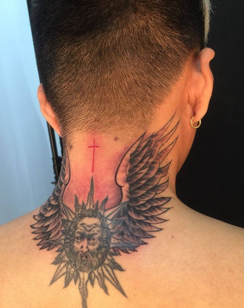 加翅膀纹身图片