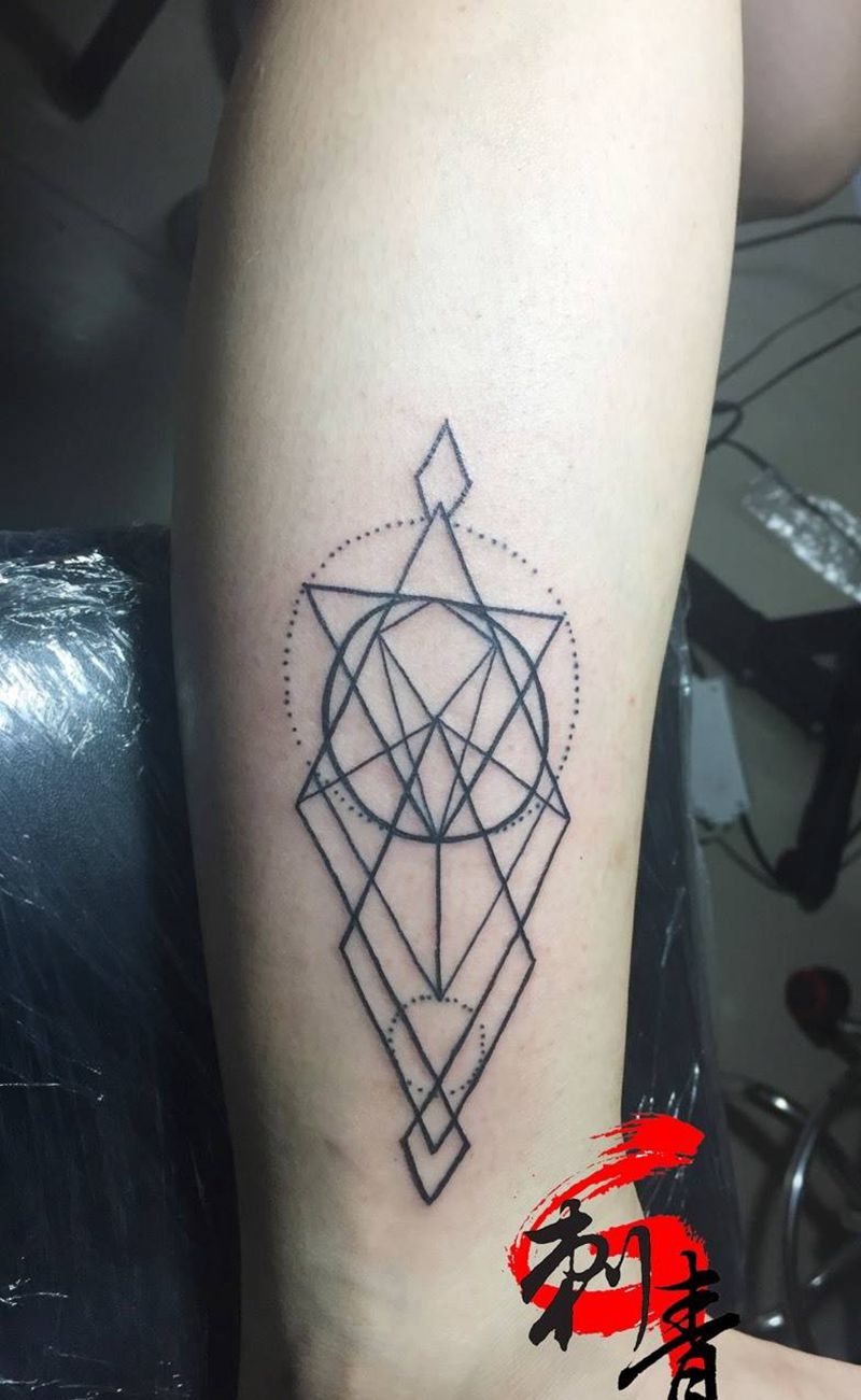 三维图案纹身图片_成品腿部清新几何纹身图案