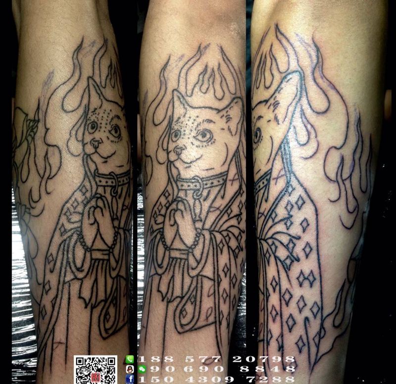 火猫割线纹身图片_手稿手臂传统动物原创纹身图案