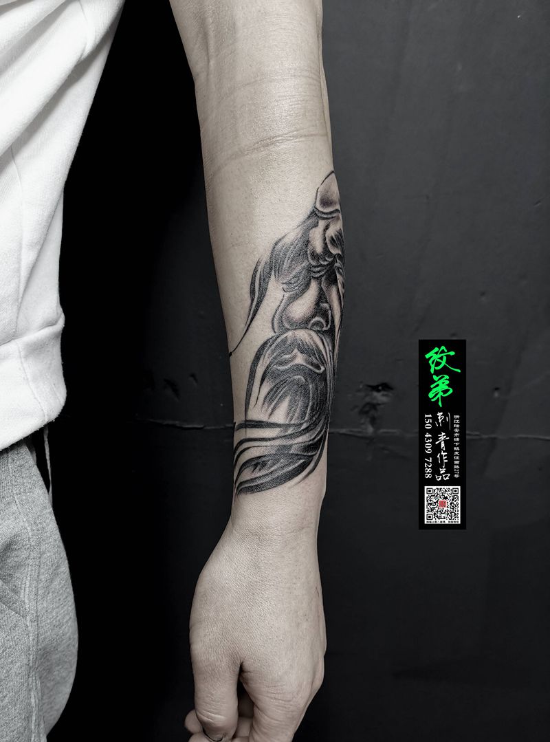 老者纹身图片_手臂新传统纹身图案