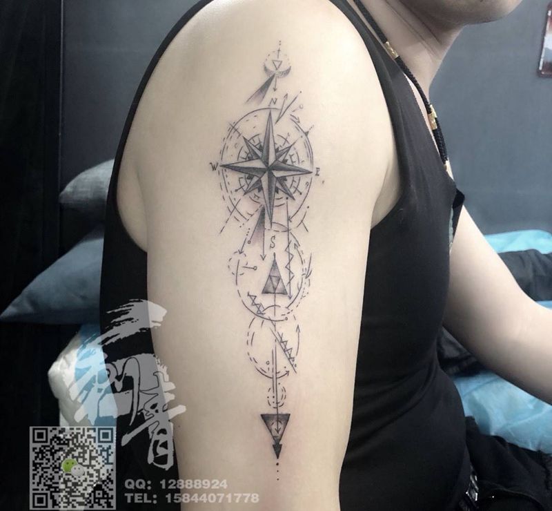 几何指南针纹身图片_手臂几何点刺纹身图案