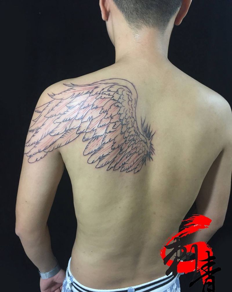 单翼未完成纹身图片_背部手臂肩部传统纹身图案